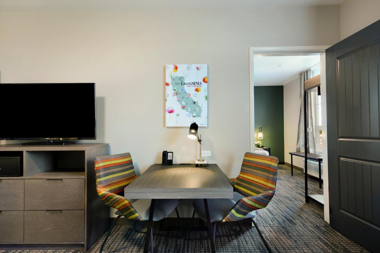 Oxford Suites Paso Robles Exteriör bild
