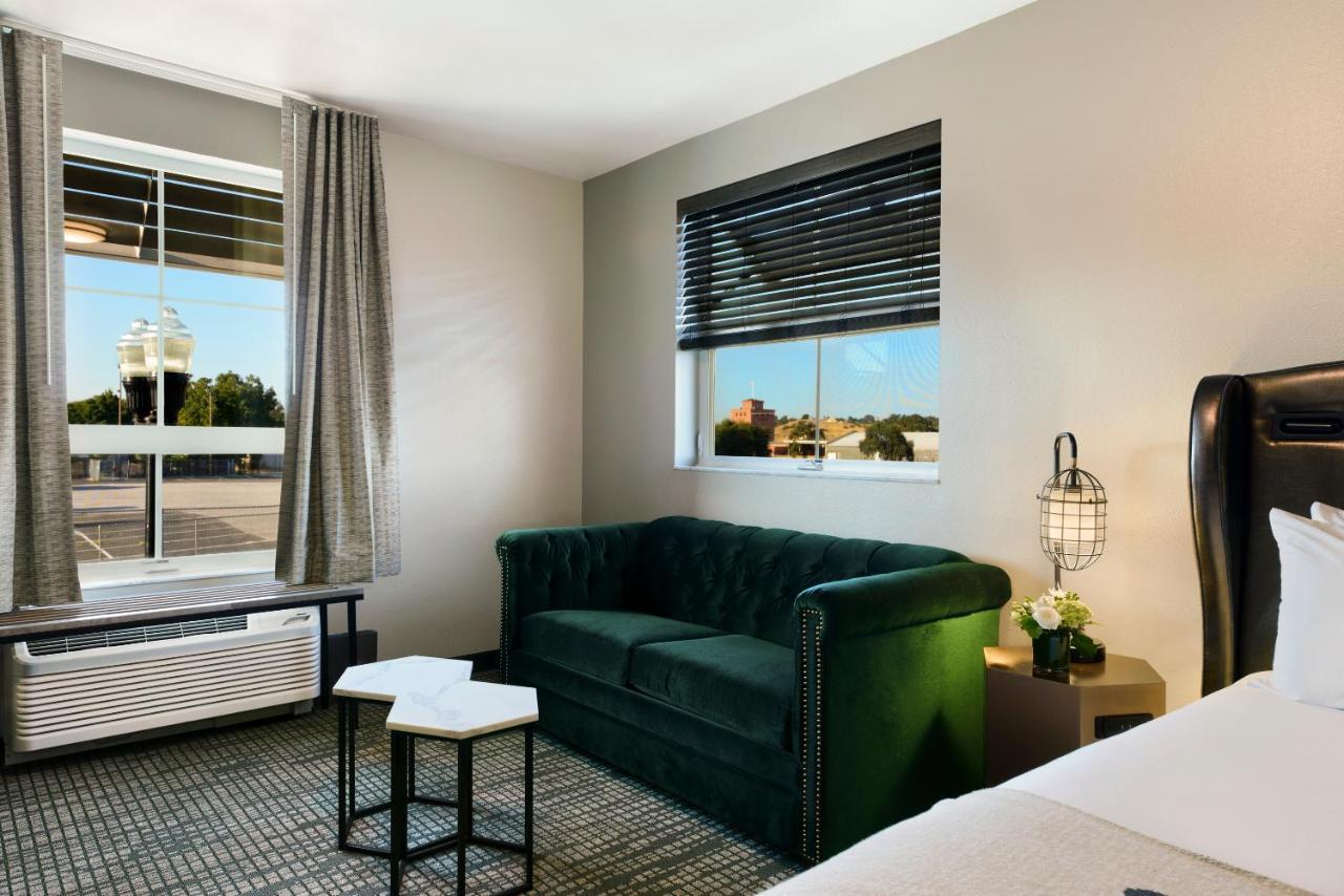 Oxford Suites Paso Robles Exteriör bild
