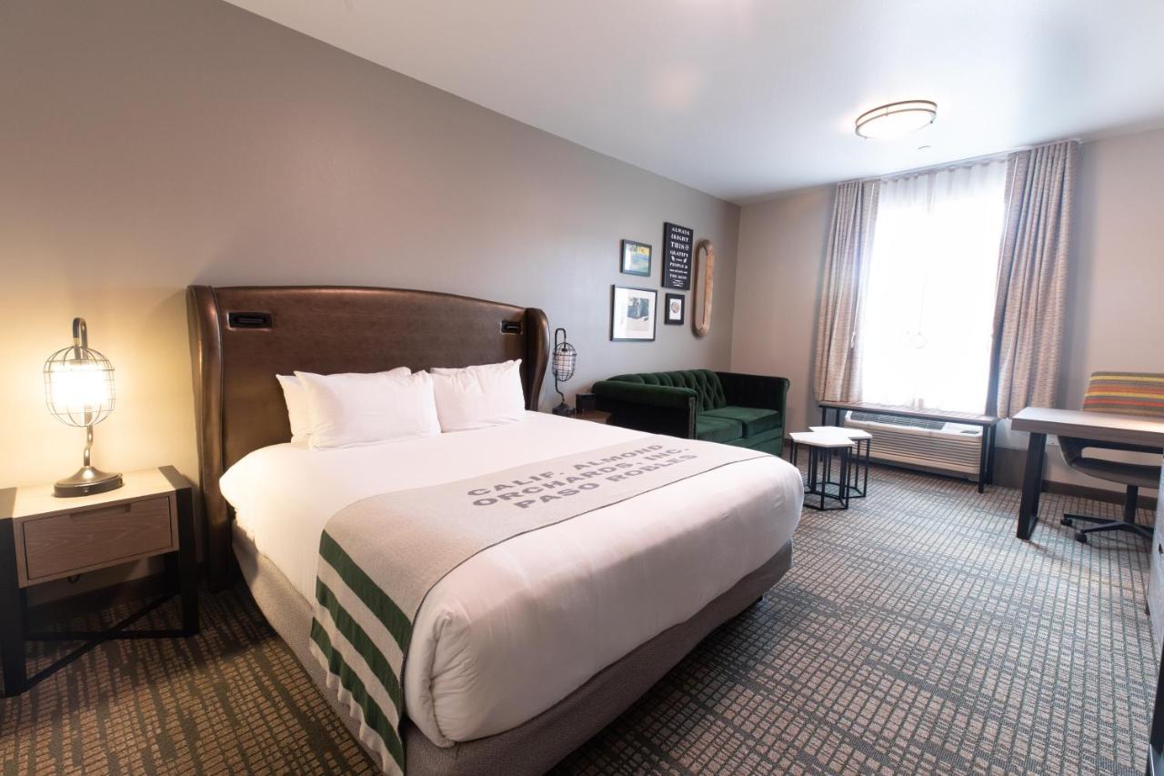 Oxford Suites Paso Robles Exteriör bild